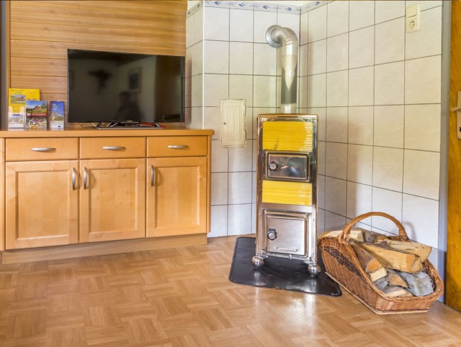 Wohnraum mit Holzofen